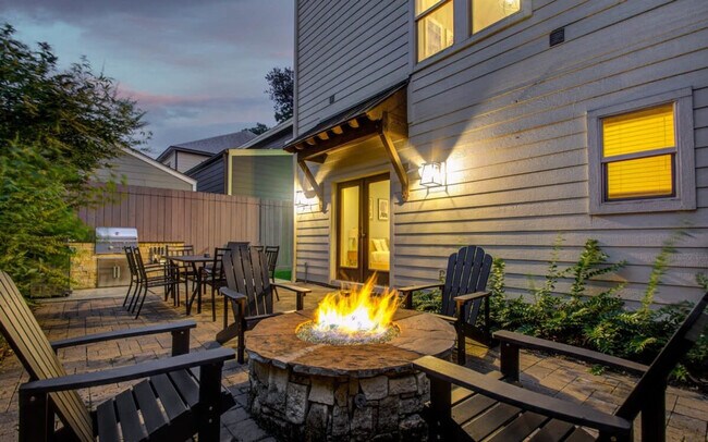 Building Photo - 2323 Woodhead St