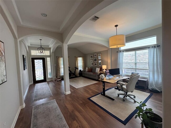 Building Photo - 621 Basie Bend