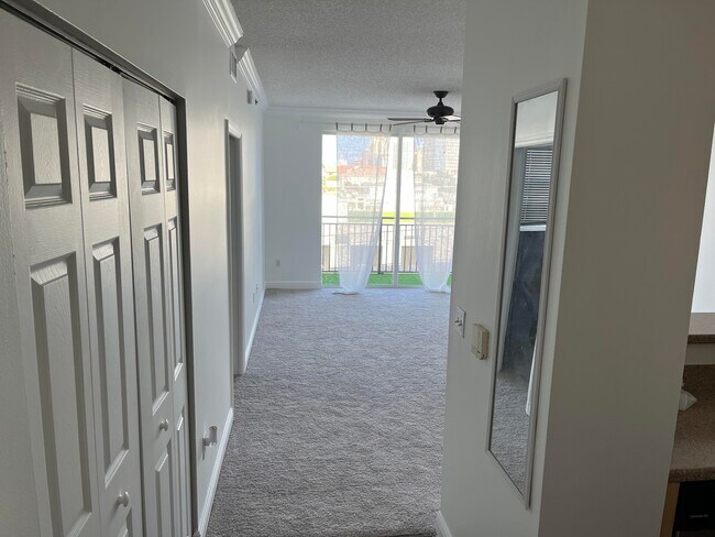 Building Photo - 616 Clearwater Park Rd