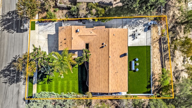 Building Photo - 5565 Ostin Ave