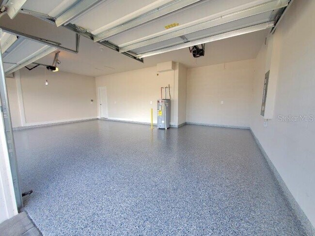 Building Photo - 16855 Castoro Dr