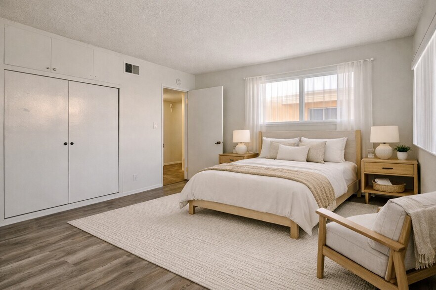 Building Photo - 17092 Emerald Ln