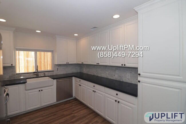 Building Photo - 1225 Capistrano Ave