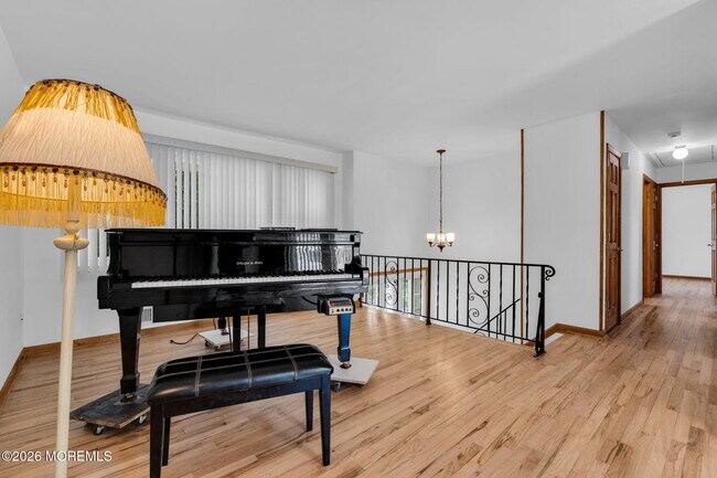 Building Photo - 1112 Wildwood Ave