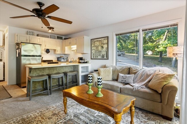 Building Photo - 6620 Weston Point Dr