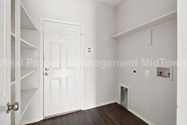 Building Photo - 12620 Summerwood Dr