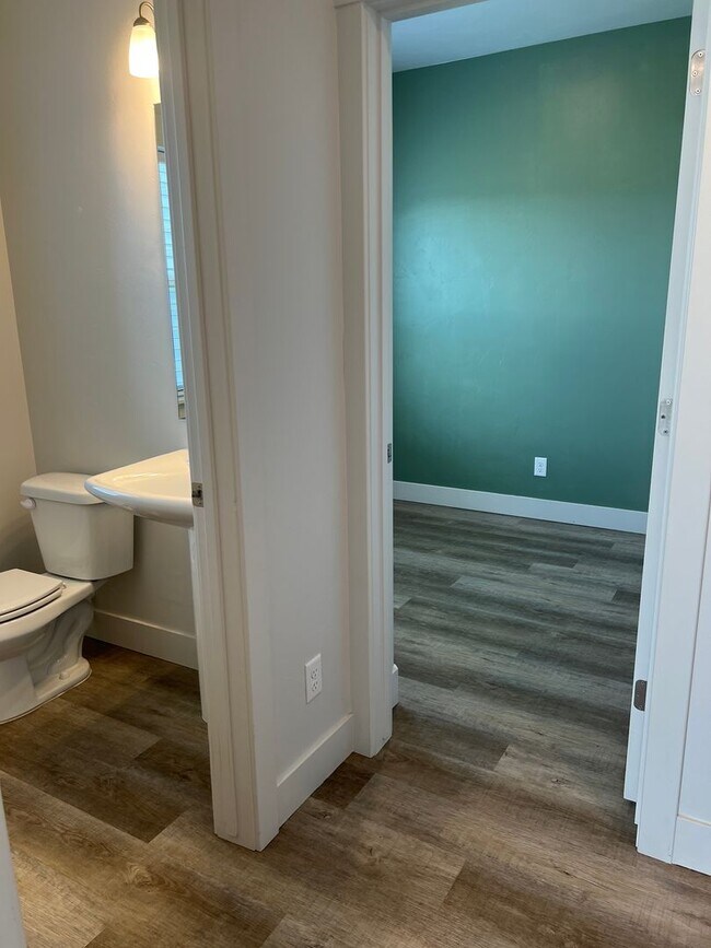 Building Photo - Beautiful 4 bed 2.5 bath home in the desirable Summerfield Subdivision
