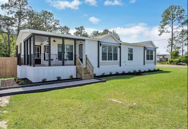 Building Photo - 22 Santana Dr