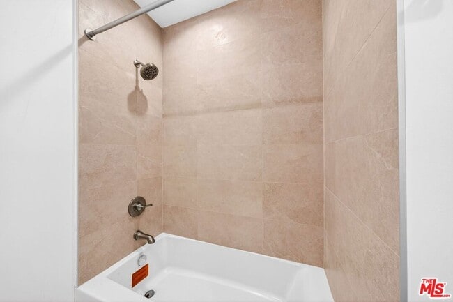 Building Photo - 17623 Burbank Blvd