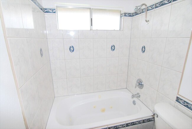 Building Photo - Beautiful 3-Bedroom Home with Pool, Spa & 3-Car Garage in Orange