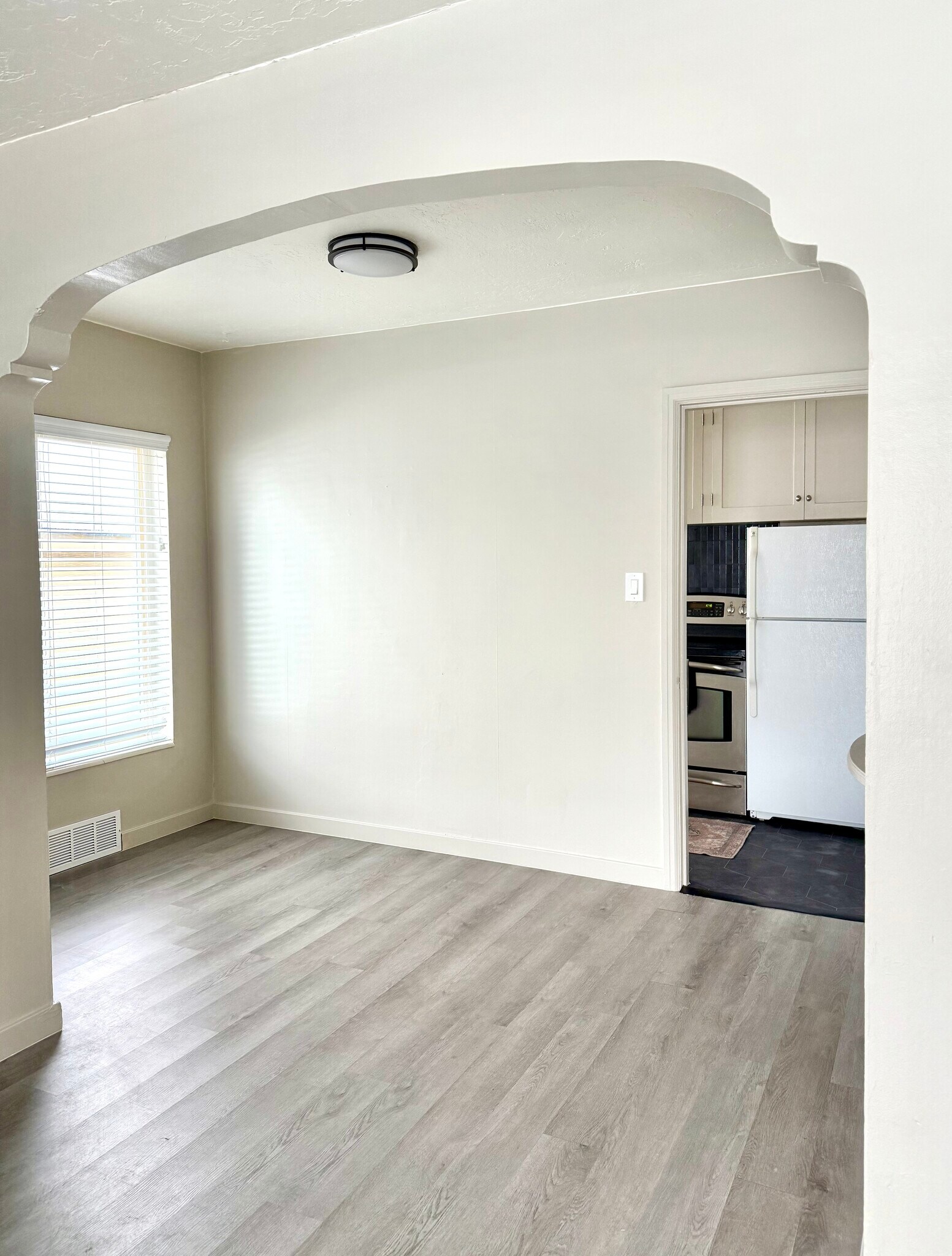 Dining room without furniture - 2909 Brinker Ave