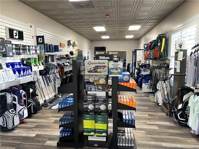 Building Photo - 3486 NW Oak Glen Dr