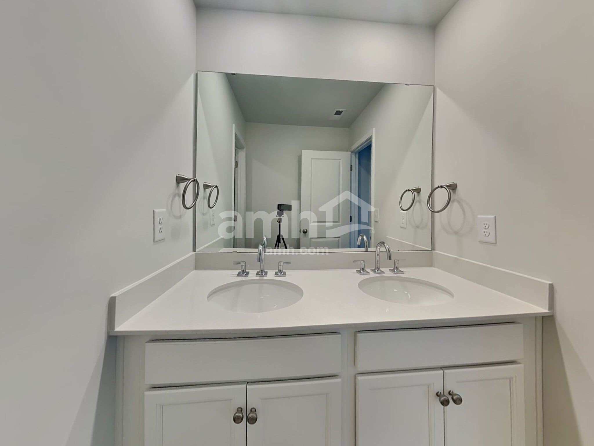 Building Photo - 3984 Zepelin Wy