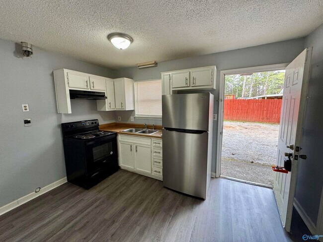 Building Photo - 3702 Penny St SW