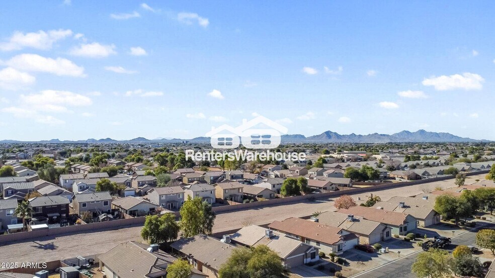 Building Photo - 39837 N Manetti St