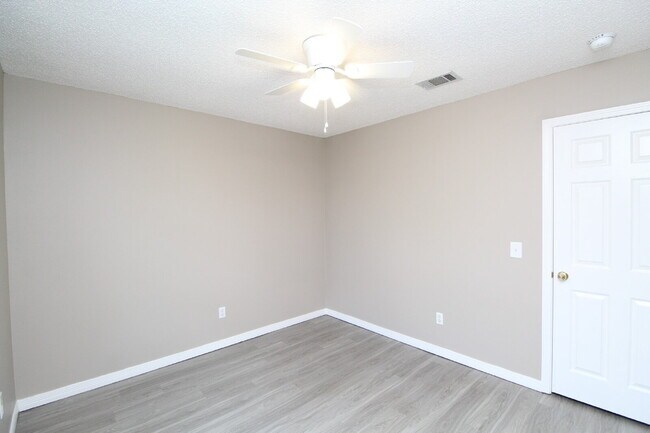 Building Photo - Beautiful Milton Home Near Whiting Field –...