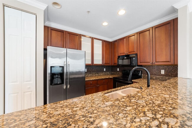 Building Photo - 1323 Vía De Pepi