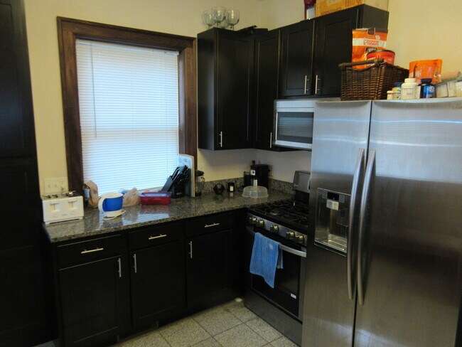Building Photo - 53 E Northwood Ave