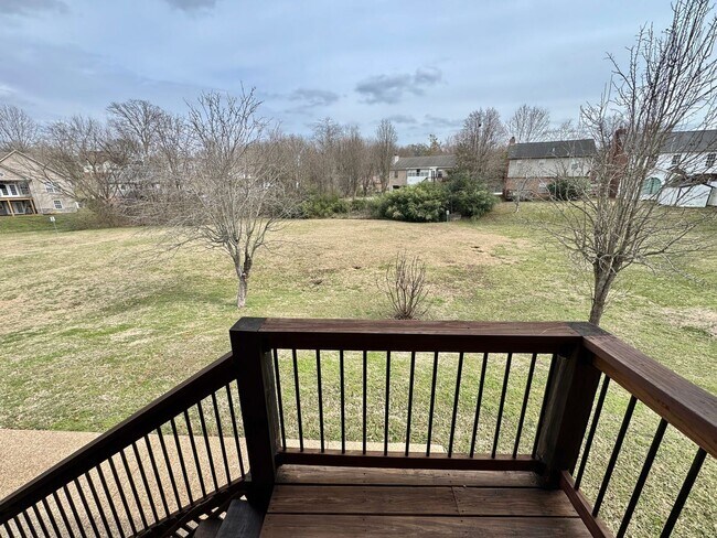 Building Photo - 3 Bed, 2 Bath Home w/ Garage