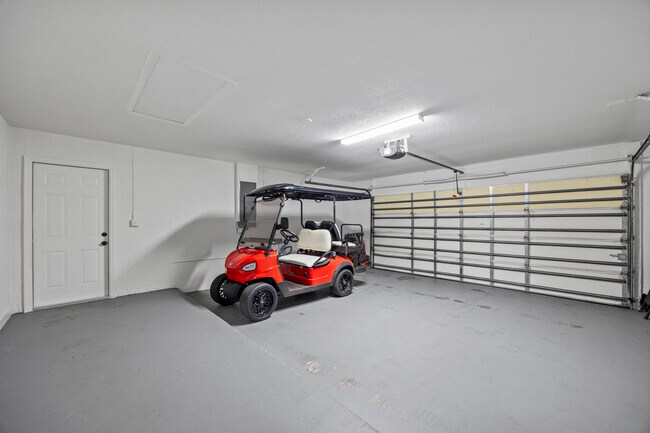 Building Photo - 2400 Seaford Dr