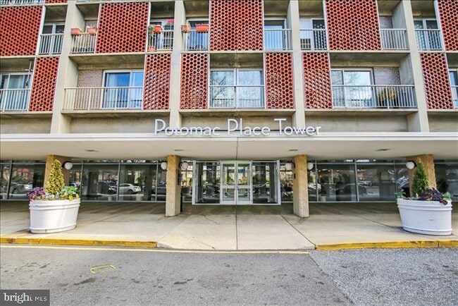 Building Photo - 800 4th St SW