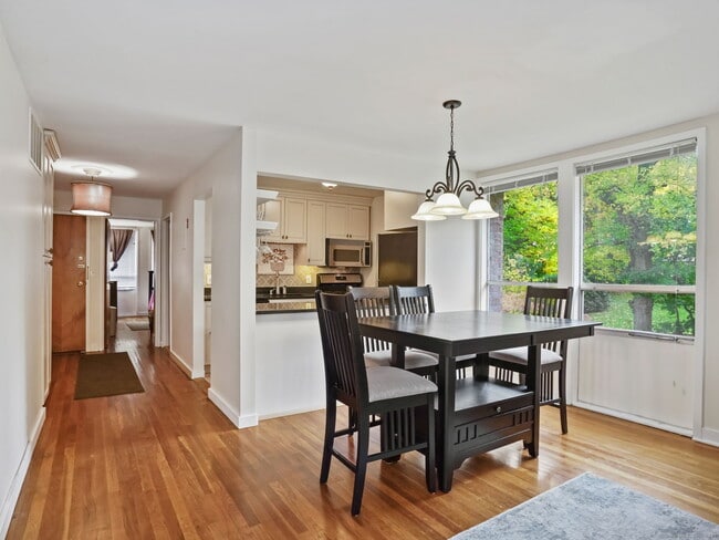 Building Photo - 160 Fairfield Woods Rd