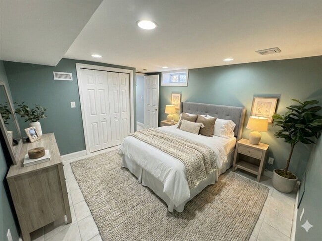 Building Photo - 129 Hillside Rd