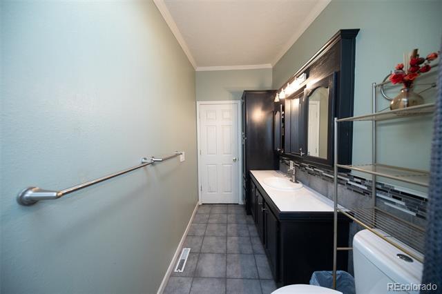 Building Photo - 5774 Clay St