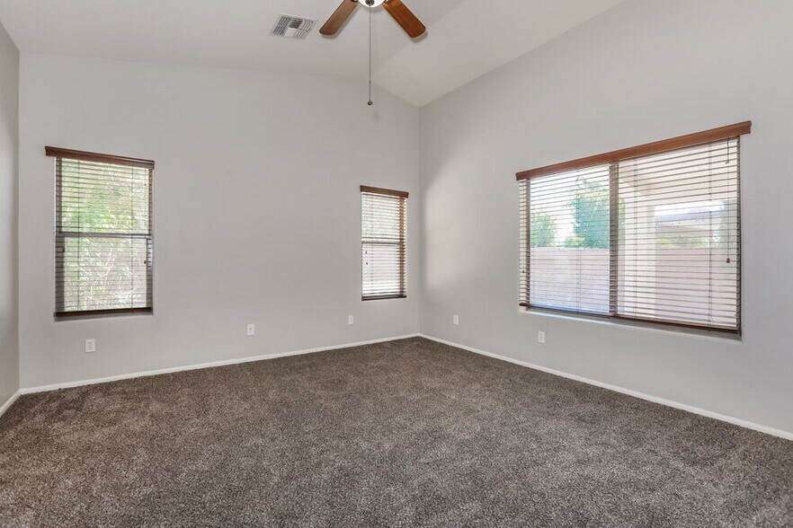 Building Photo - 38141 N Rusty Ln