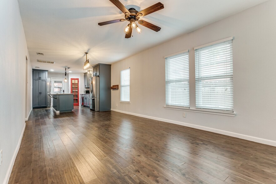 Building Photo - 326 Simon