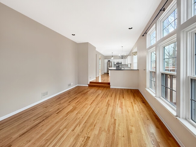 Building Photo - 18421 W Springwood Dr