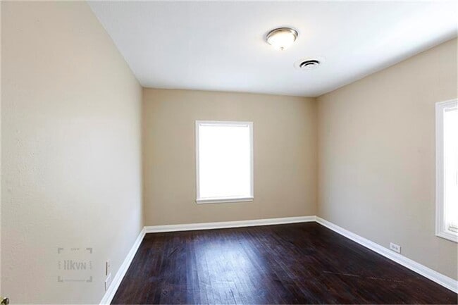 Building Photo - 3216 Avenue I