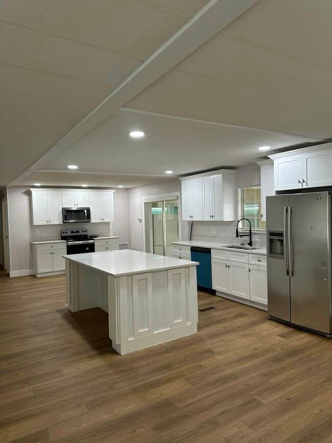 Primary Photo - 15 NE 63rd Ct