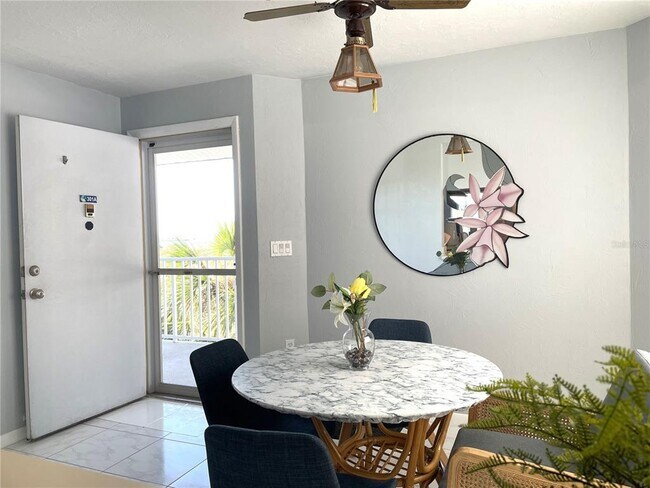 Building Photo - 1401 S McCall Rd