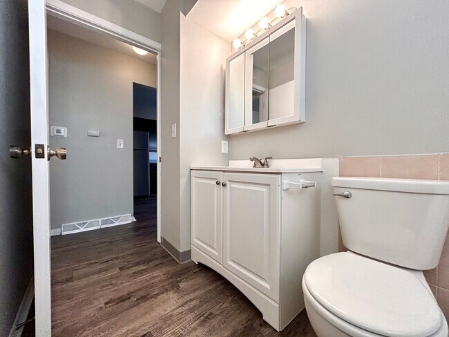 Building Photo - Ivanrest 3689-3695