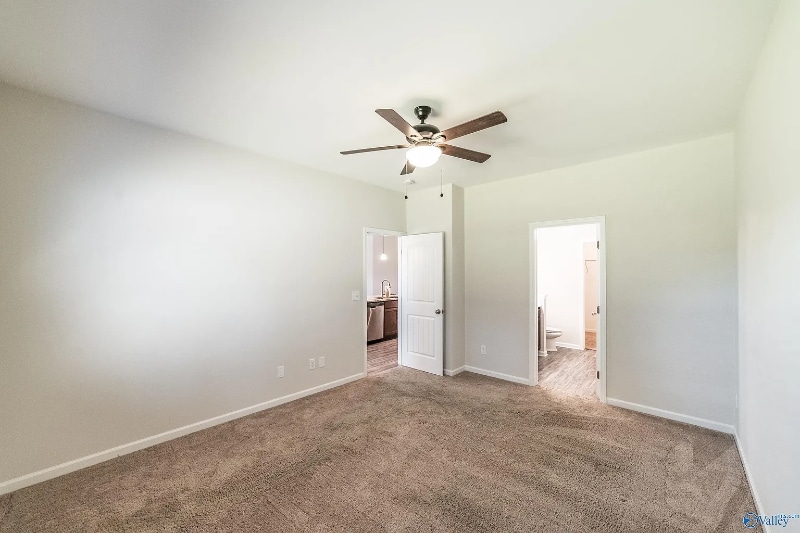 Building Photo - 147 Fernhill Dr NW