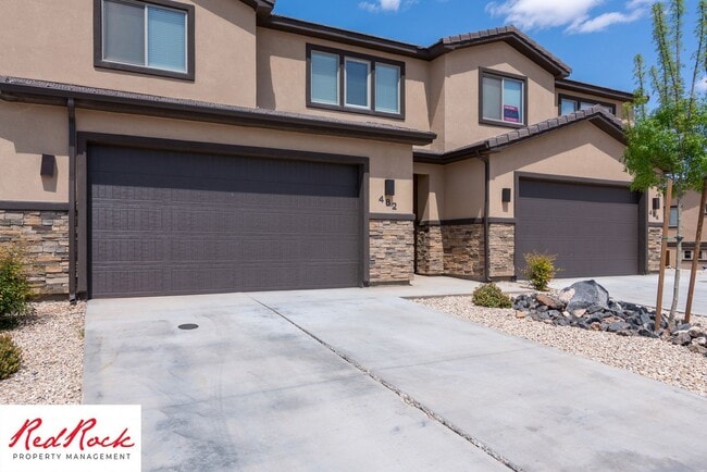 Primary Photo - Modern Townhome in Desirable Hurricane Hei...