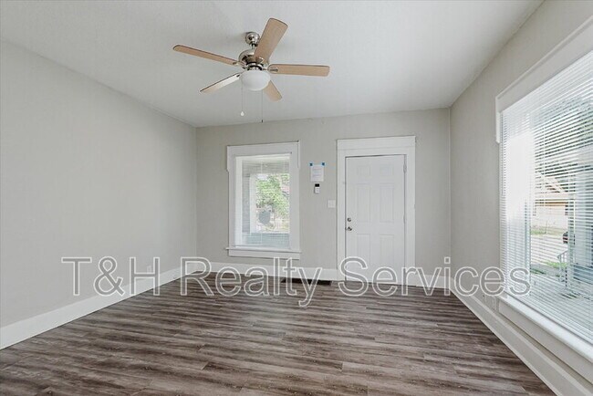 Building Photo - 1134 Lasalle St