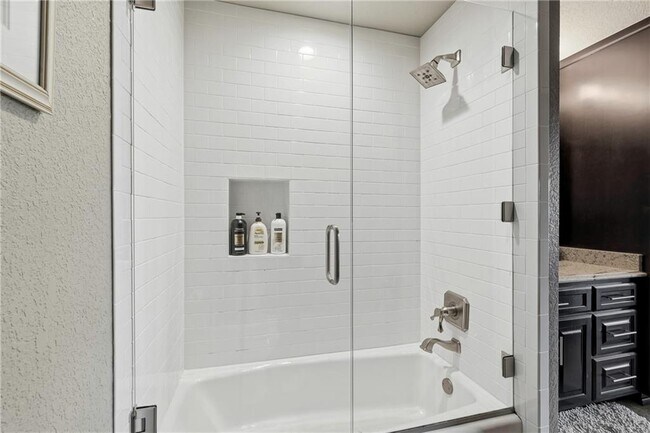 Building Photo - 14805 Dutchmans Dr