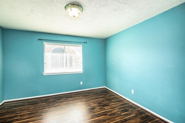 Building Photo - 6219 Surfside Ln