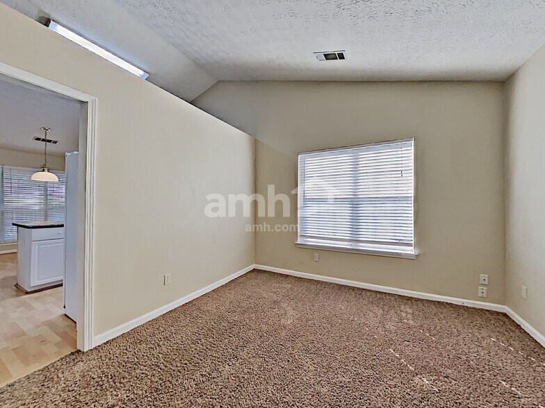 Building Photo - 1735 Westfield Ct