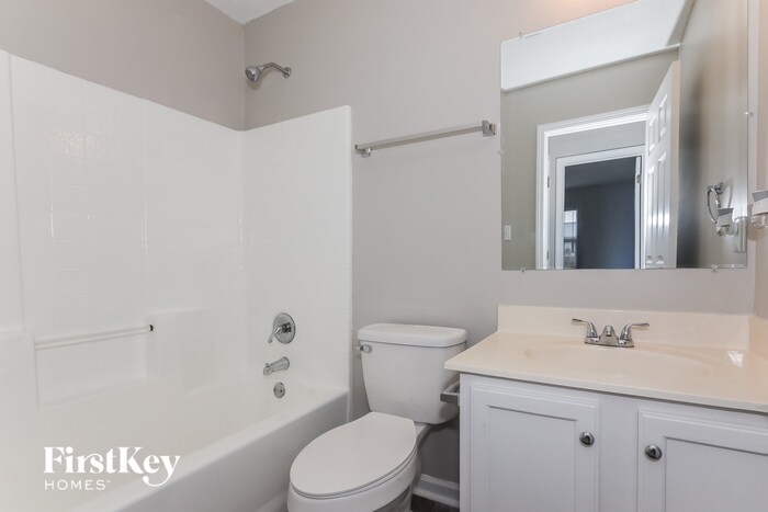 Building Photo - 1021 Barbee Farm Dr