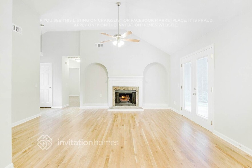 Building Photo - 883 Columbia Ct