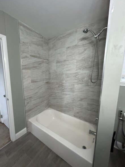 Building Photo - 26 Florence Tollgate Pl