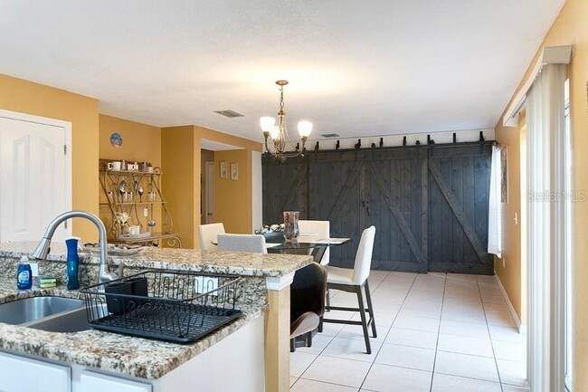 Building Photo - 2874 Paynes Prairie Cir