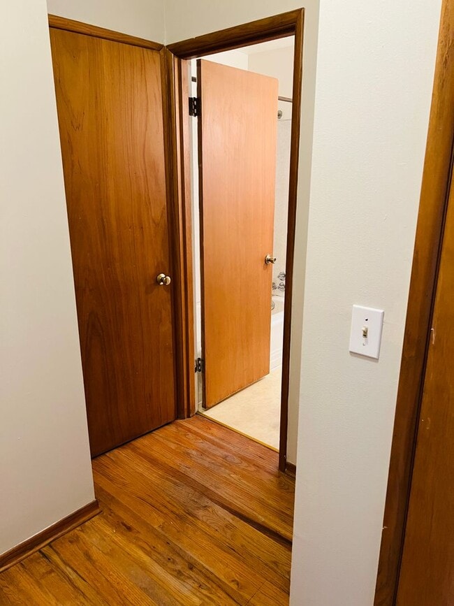 Building Photo - 1Bed/1Bath Laurelhurst Apartment