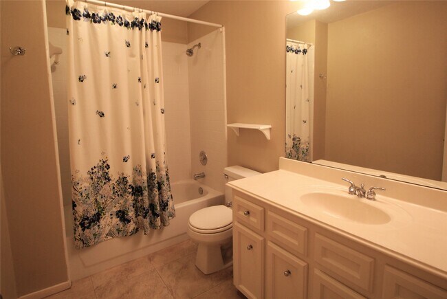 Building Photo - 3907 Princeton Park Ct