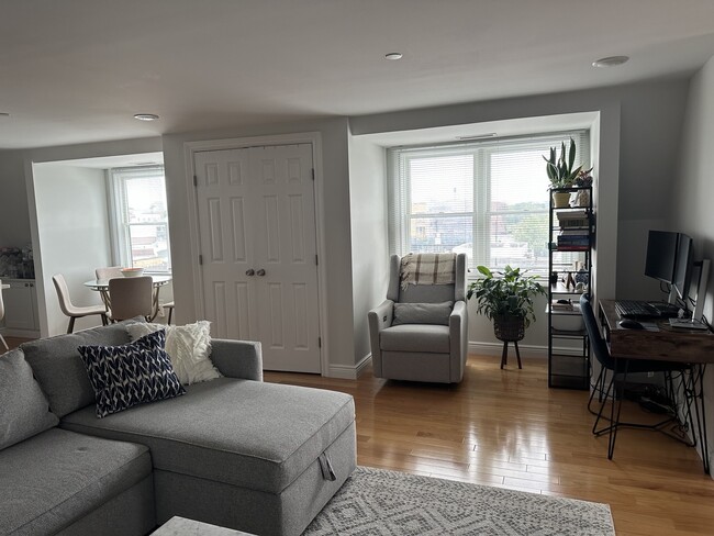 Building Photo - 11 Mill Rd