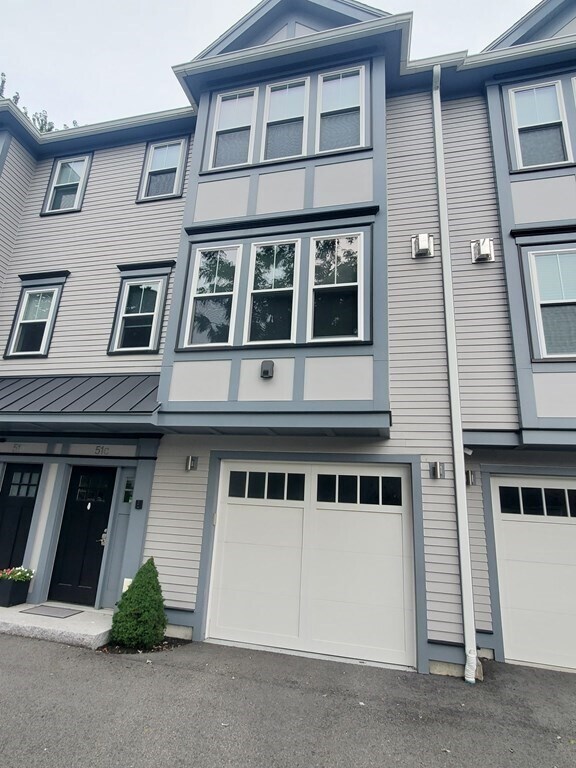 Building Photo - 47 Coffey St