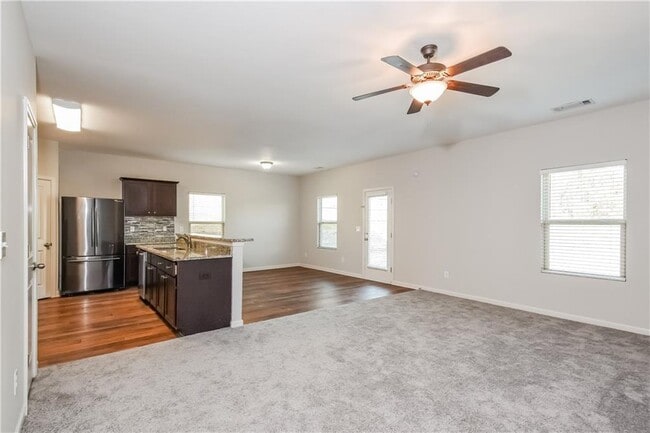 Building Photo - 47 Autumn Canyon Path SE